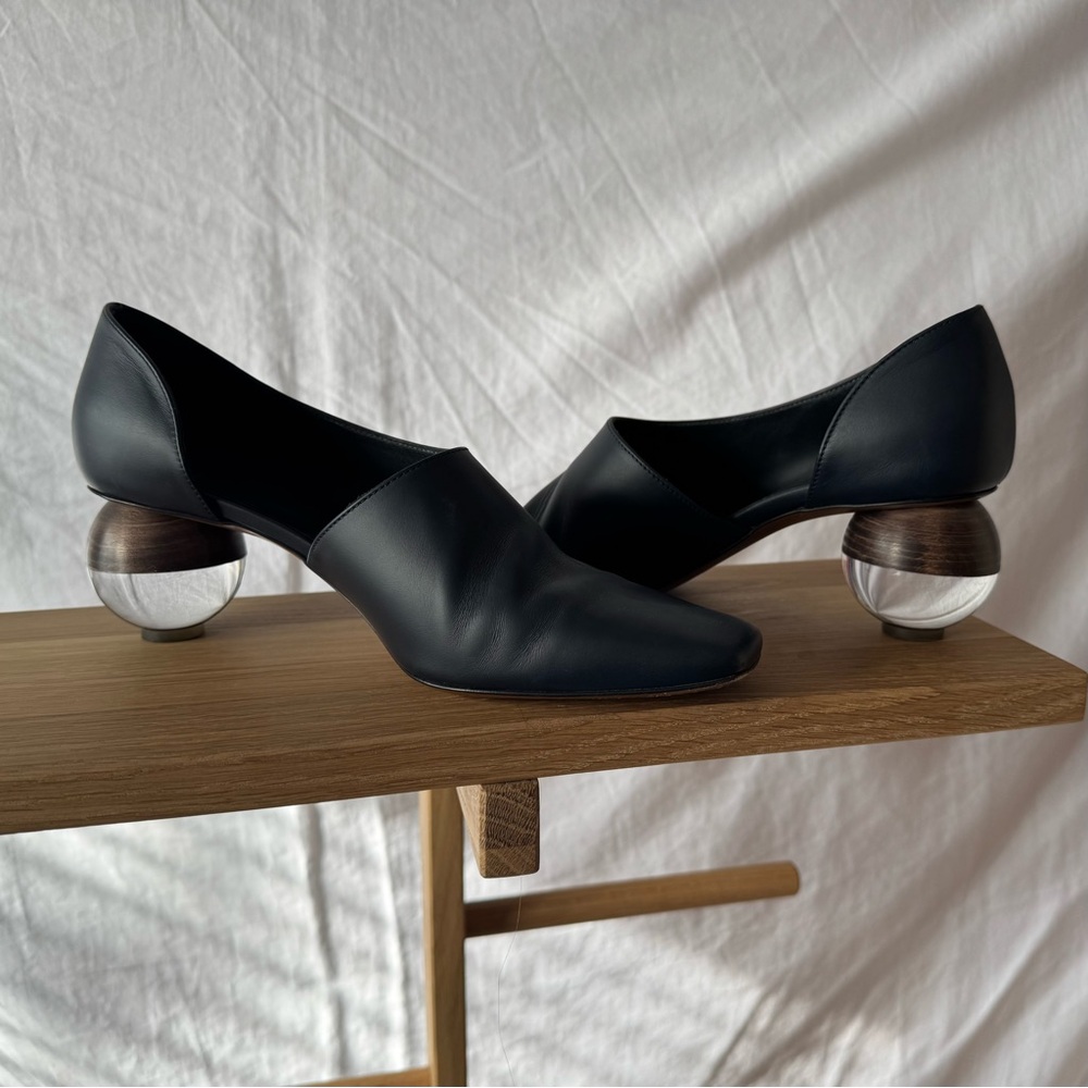 NEOUS navy pumps w/orb wood 2 inch heel 37 7 EUC